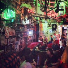 Caos Bar & Antiguidades bar à Sao Paulo